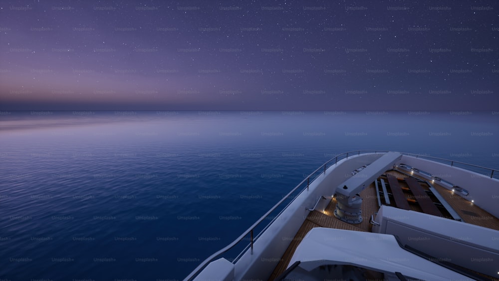 um barco na água à noite com as estrelas no céu