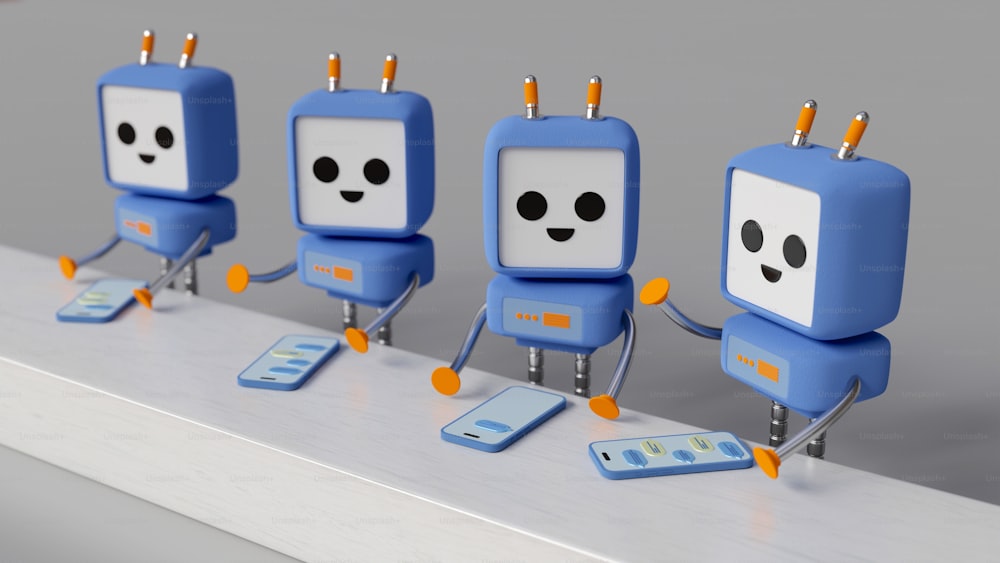 um grupo de pequenos robôs sentados em cima de uma mesa