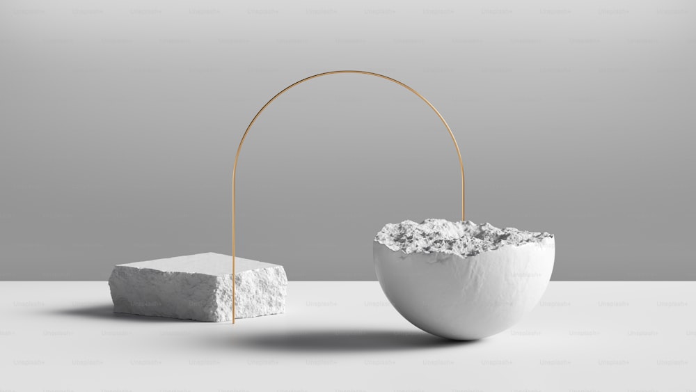 3D-Rendering, abstrakter Hintergrund mit weißen Steinblöcken, zerbrochener Halbkugel und goldenem Bogen. Moderne Minimal-Installation, Vitrinenszene für die Produktpräsentation