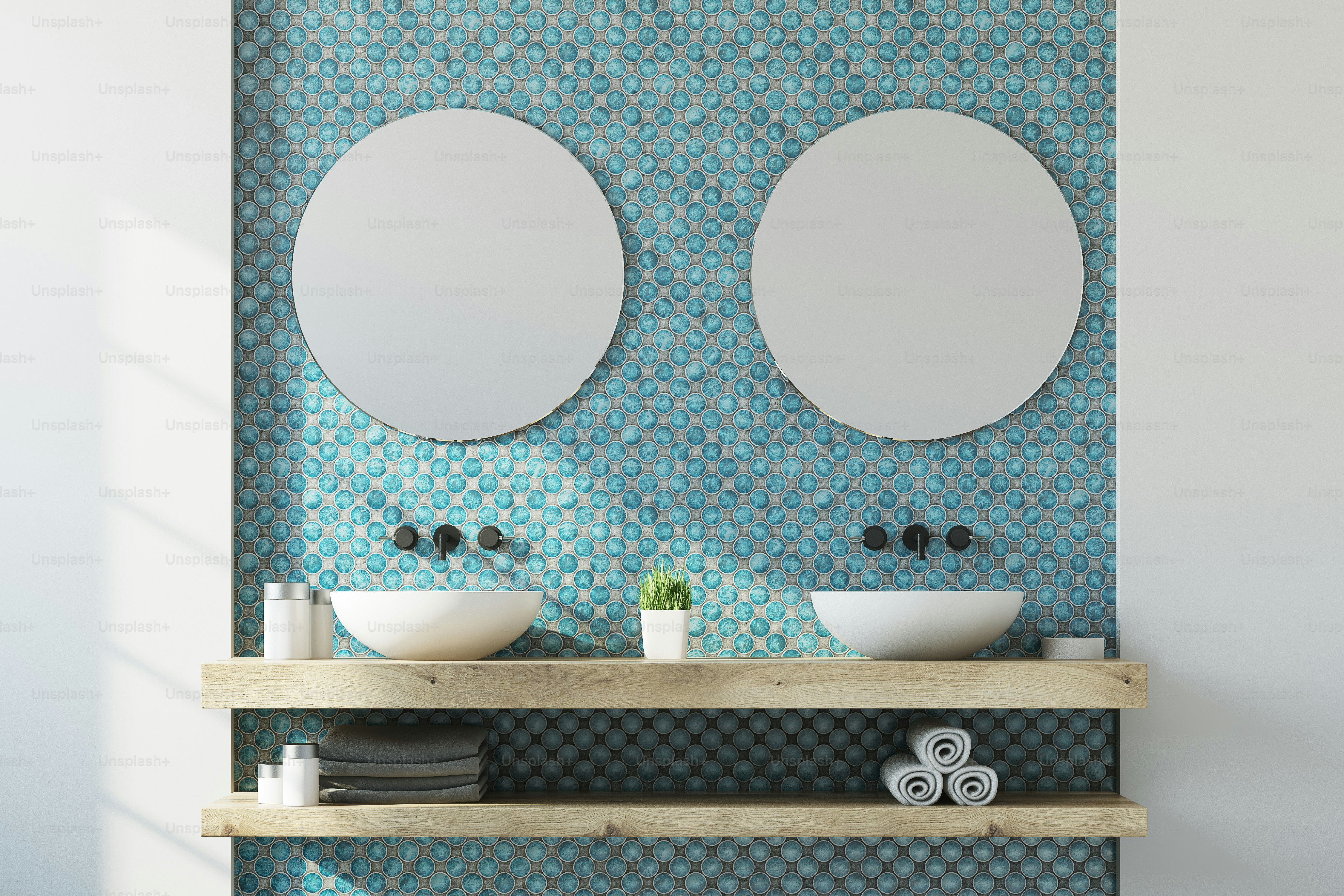 Interno del bagno bianco e blu con un doppio lavandino su una mensola di legno, una pianta in vaso e due specchi rotondi. Rendering 3D