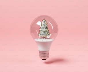 Glühbirne mit Weihnachtsbaum und Schnee im Inneren. Minimalistisches Konzept. 3D-Rendering