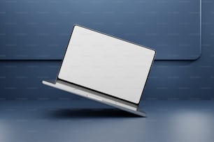 un ordinateur portable posé sur une table