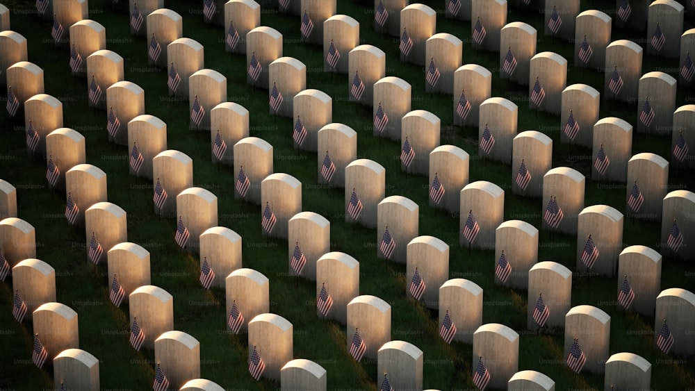 Un gran grupo de lápidas en un cementerio