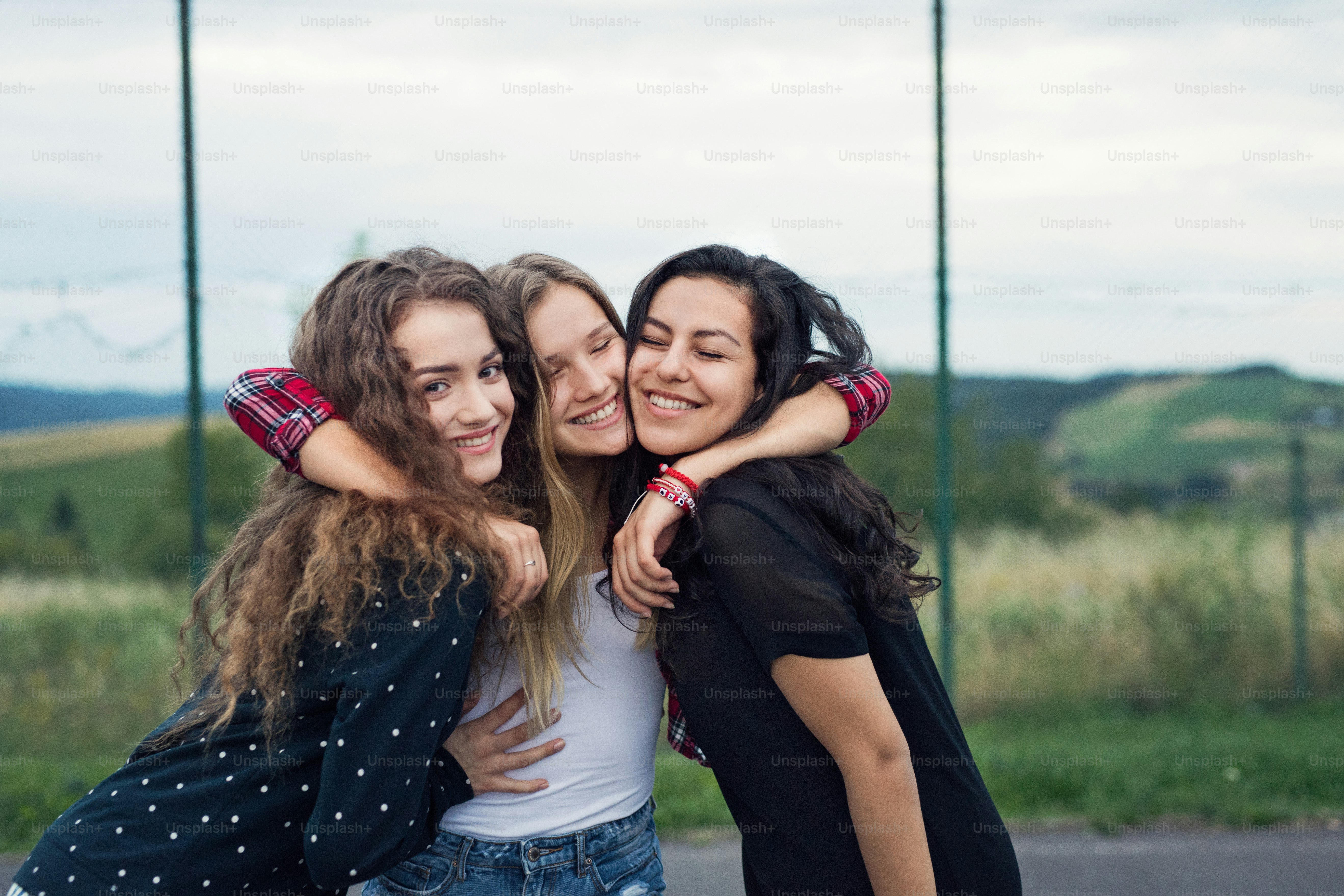 Choose from a curated selection of friendship photos. Always free on Unsplash.