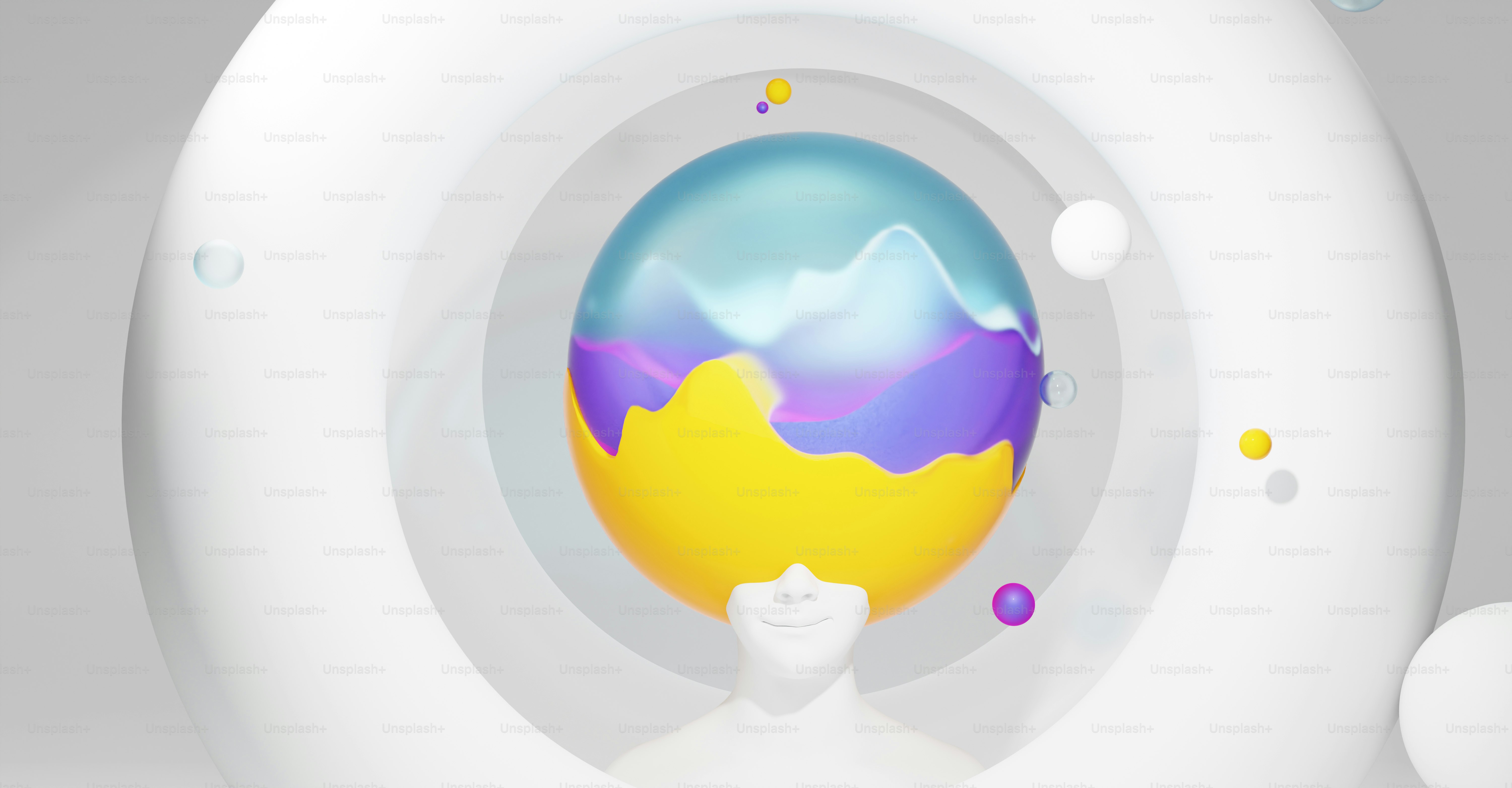 eine Person, die vor einem weißen Objekt steht