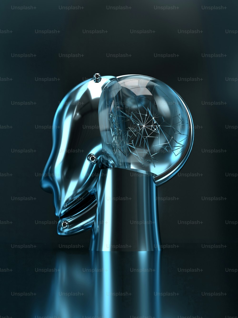eine Glasskulptur des Kopfes einer Person