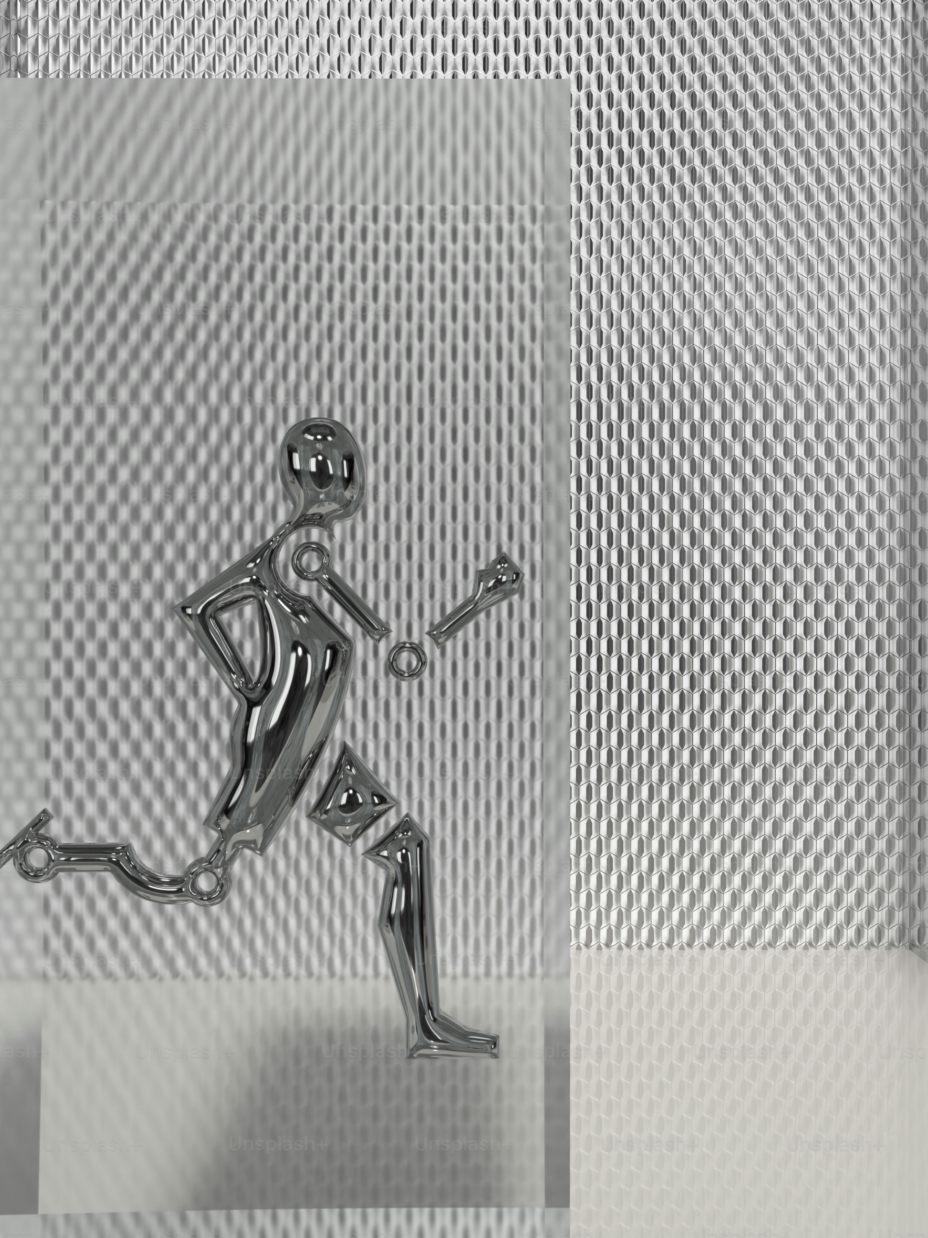 Eine Metallfigur läuft auf weißem Hintergrund