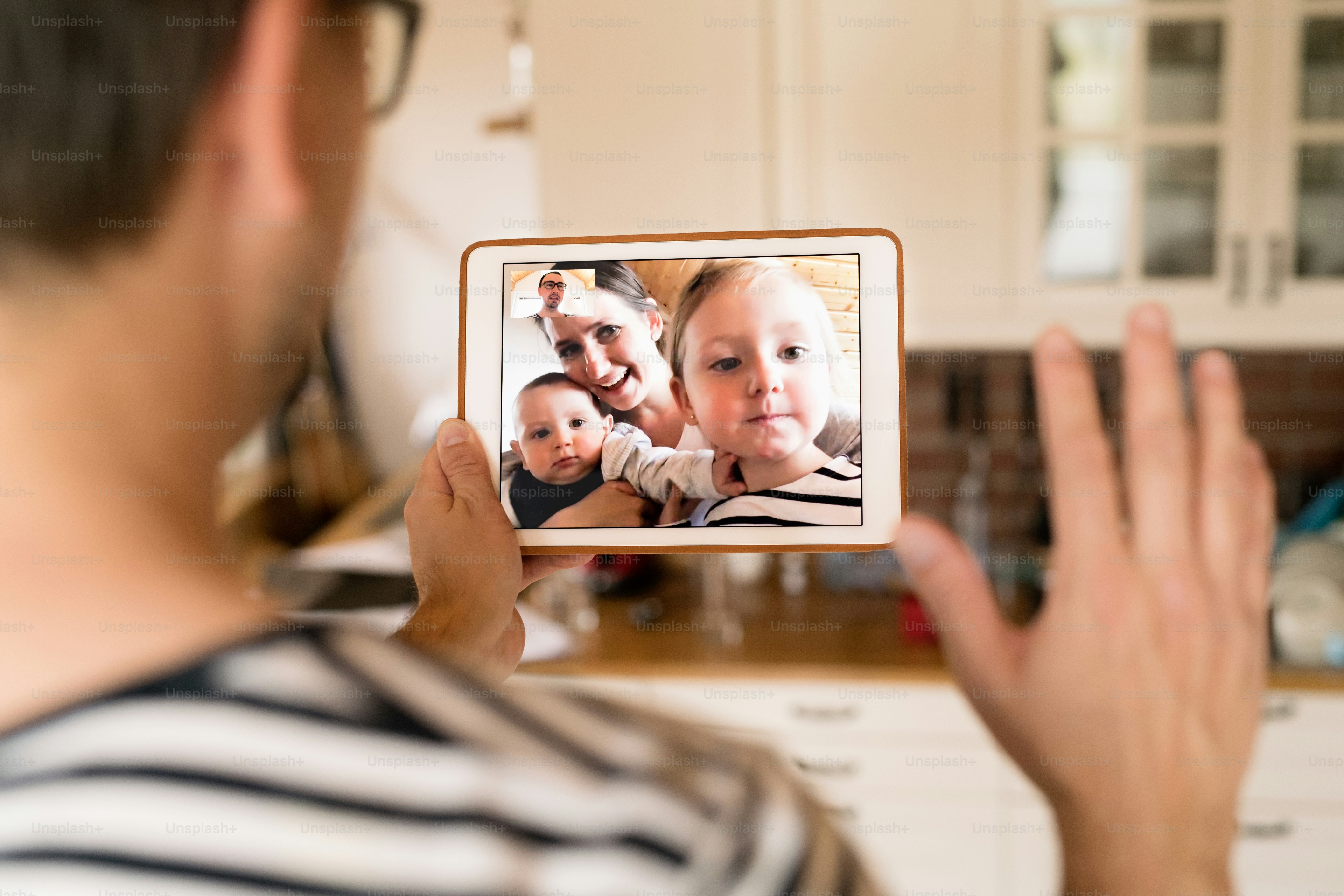 고객 감동 메세지❤ ⠀ ⠀ Thanks Sharoncat Dress! ⠀ 먼저 다녀간 우리 공주님들과 부모님들은 이미 알고 있어요. ⠀  사람들 앞에 나와 설레어보고, 또 같이 호흡해본 경험이 얼마나 귀중한것인지를요.👸🤴 ⠀ ⠀ 저희 샤론캣드레스샵은, image size:3000x2000