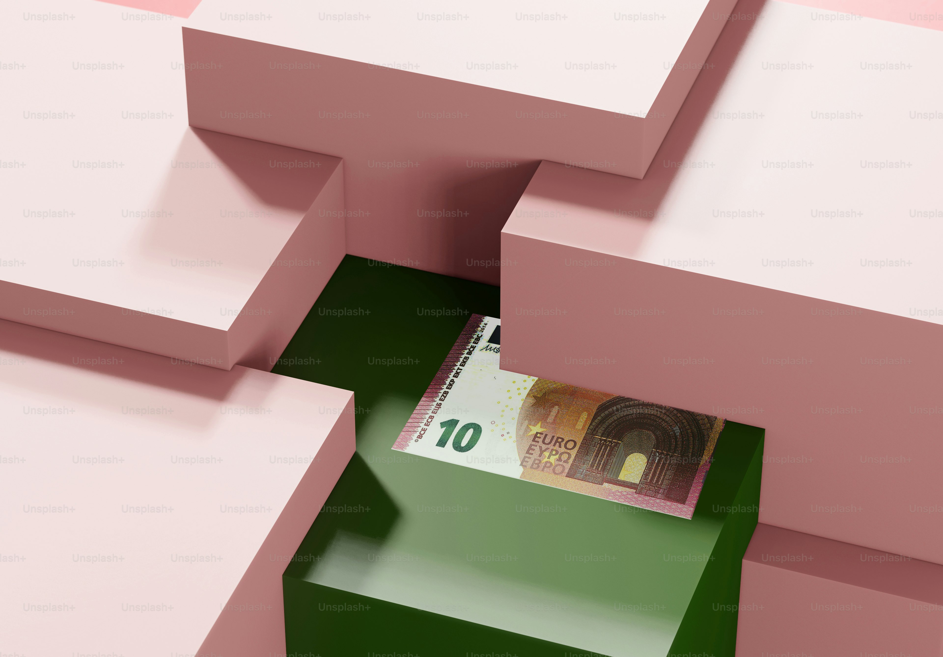 eine Banknote, die aus einem Loch in einer Wand herausragt