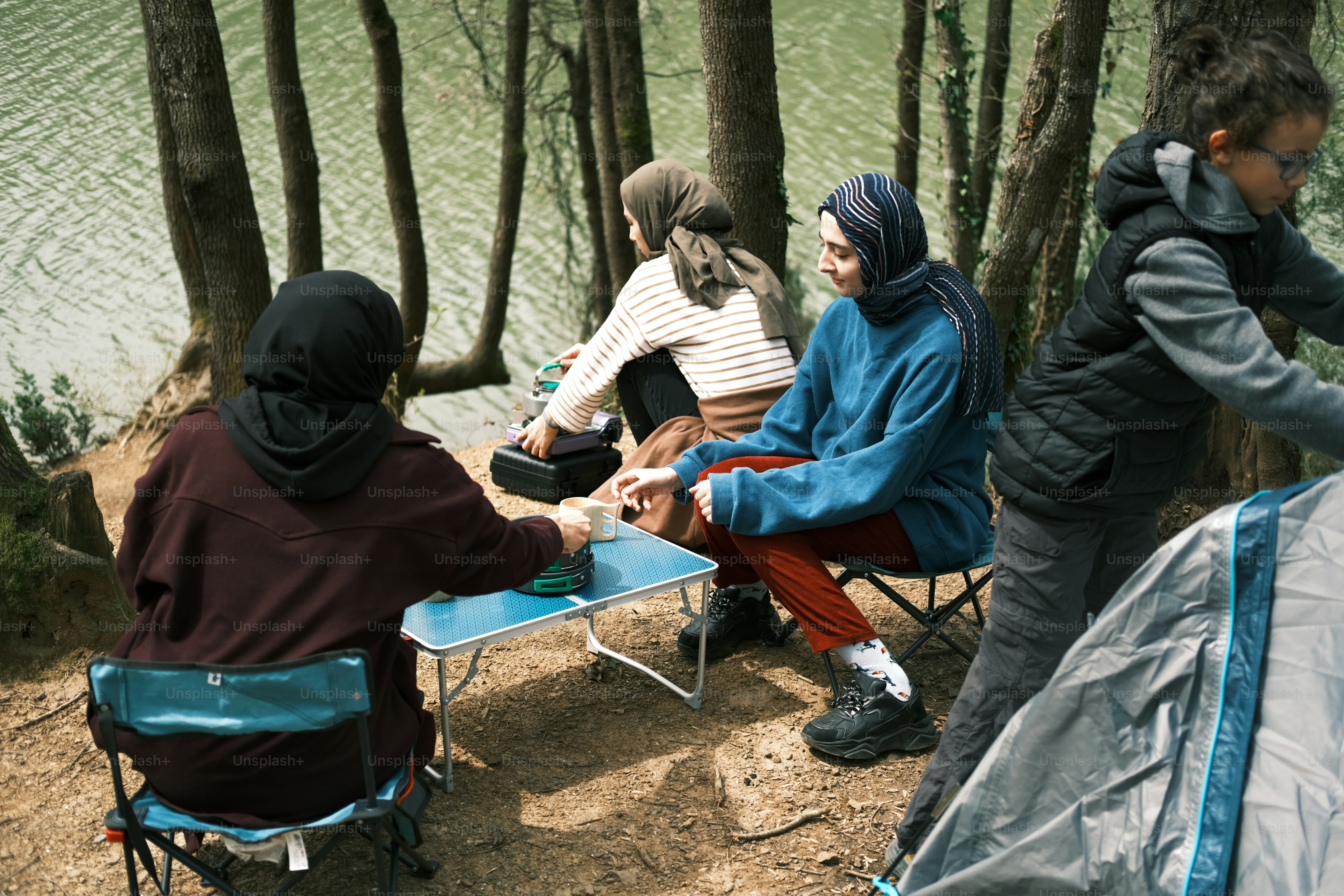 10 Eco-Conscious Ways to Camp at Lakes in Pakistan