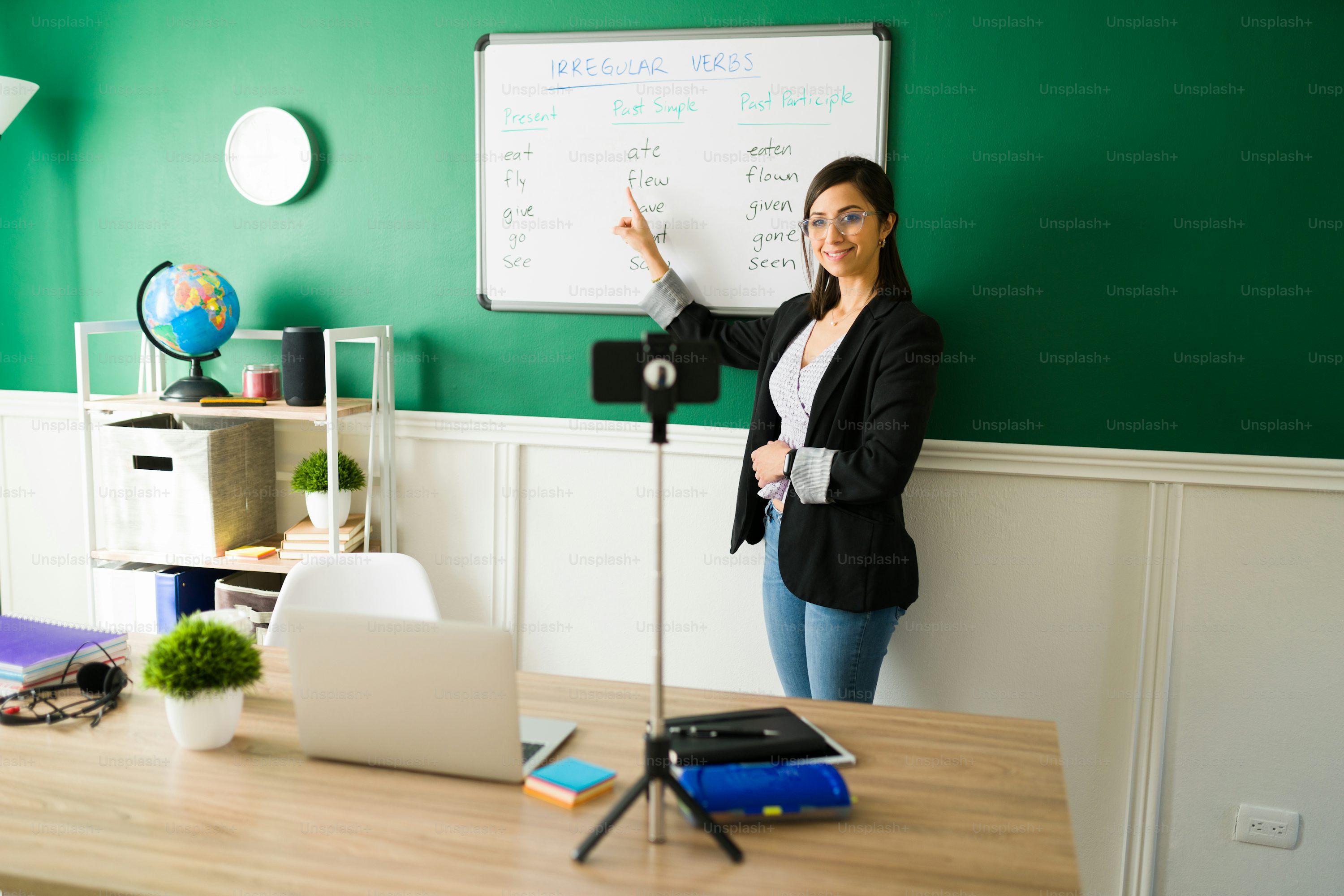 Smart Class Pictures Download Free Images on Unsplash Smart Class Pictures Download Free Images on Unsplash