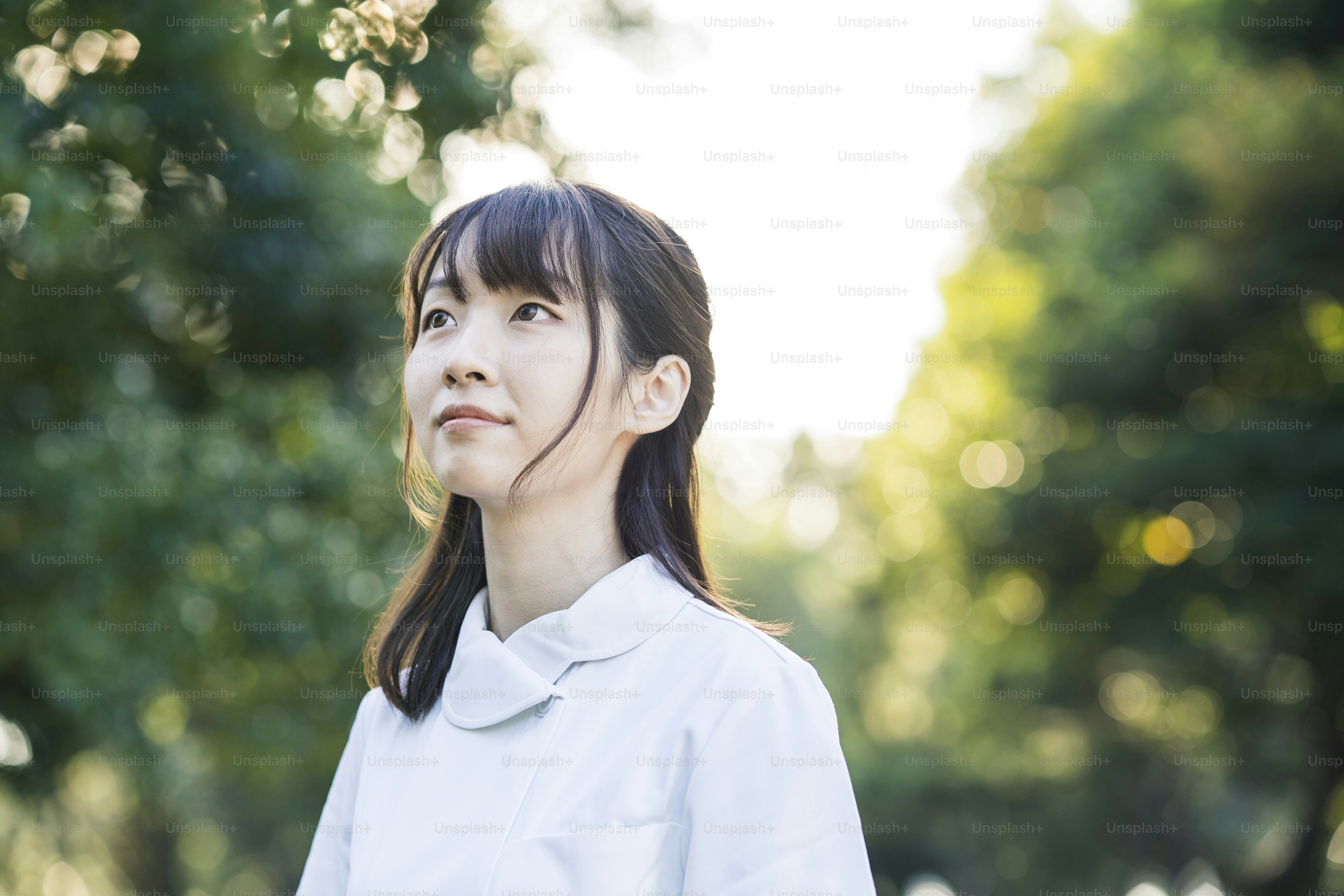 Woman in white coats (medical image of nurses, dental hygienists