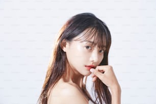 Portrait concept beauté de jeune femme asiatique aux reflets doux.
