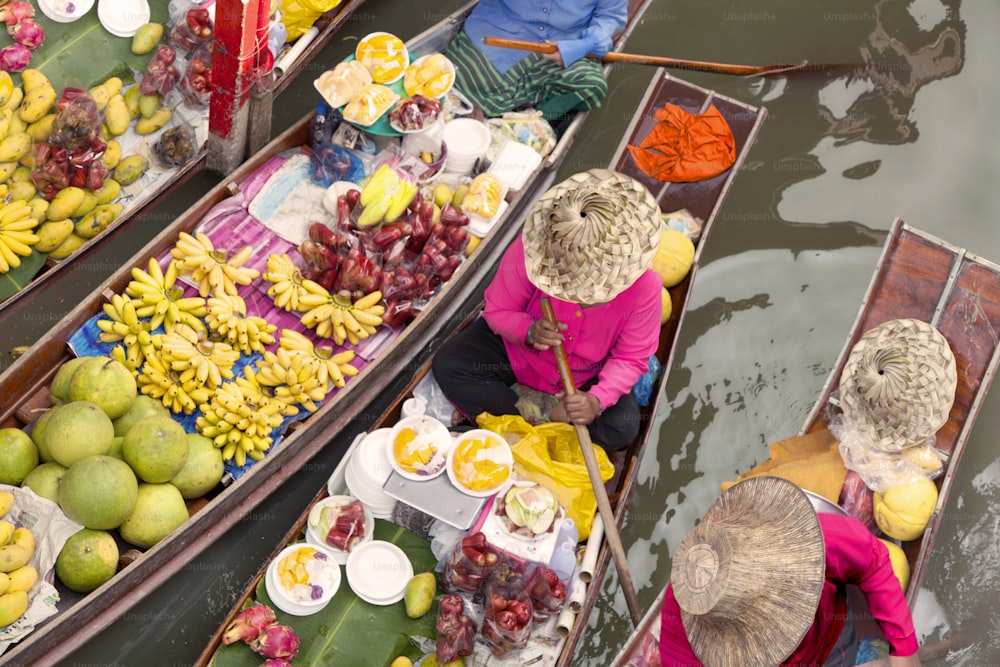 floating market bangkok thailand