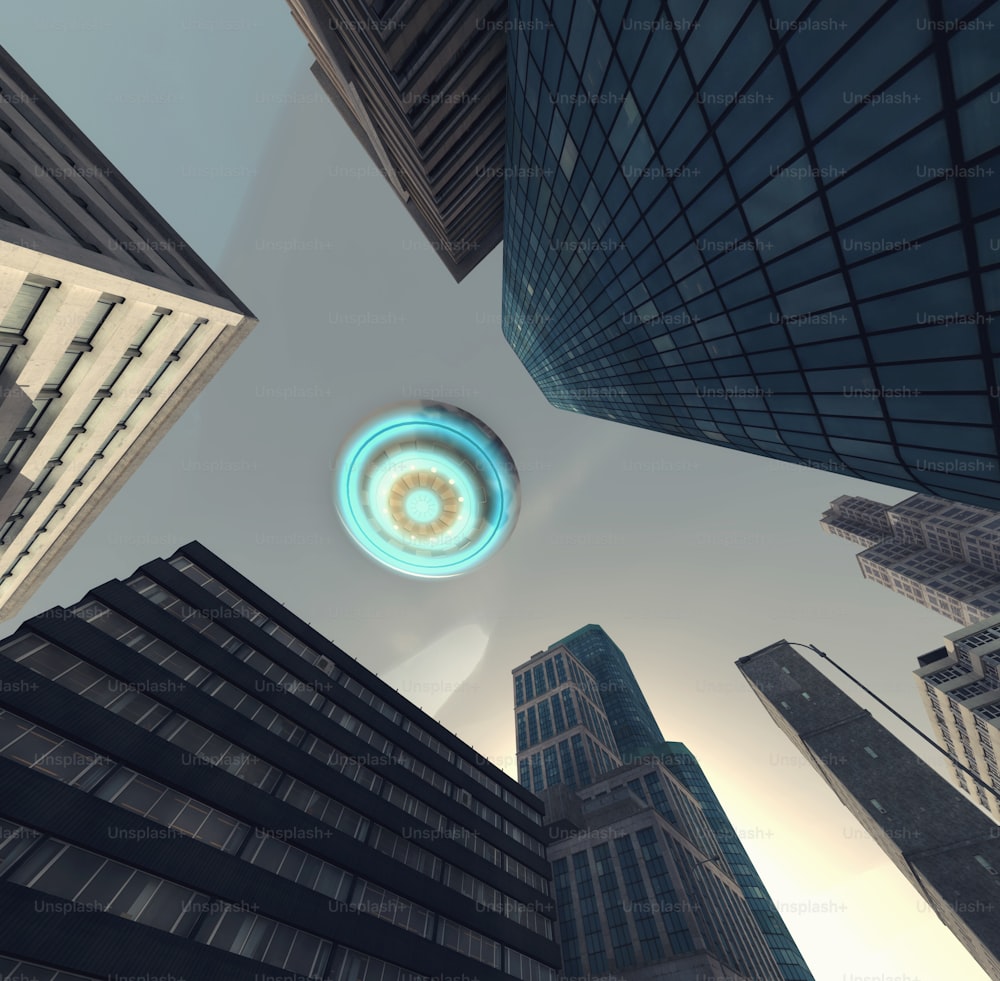 도시 위를 날고 있는 UFO . 이것은 3D 렌더링 그림입니다.