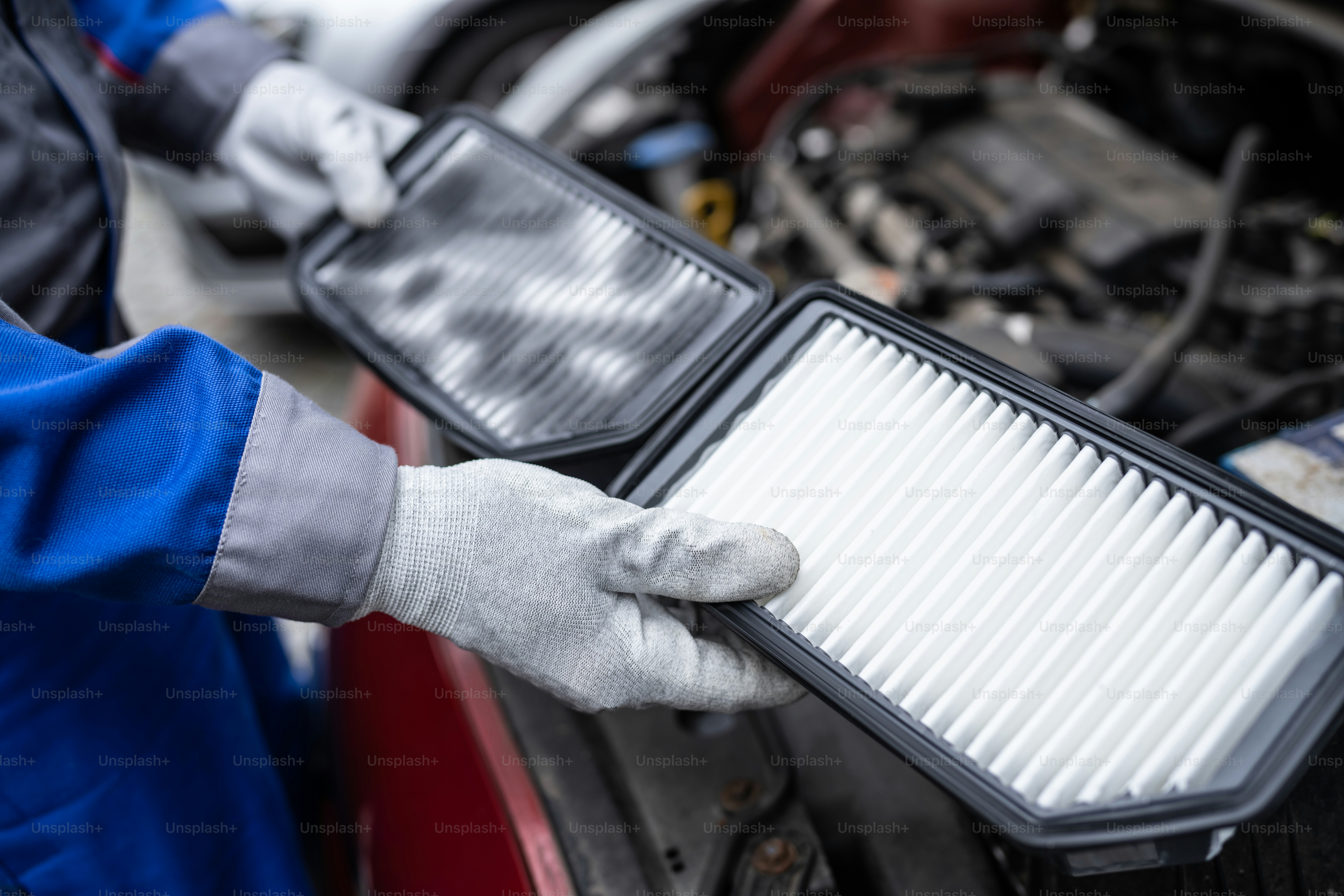 Nuevo filtro limpio para coche. Vehículo de aire fresco. Mantenimiento de automóviles