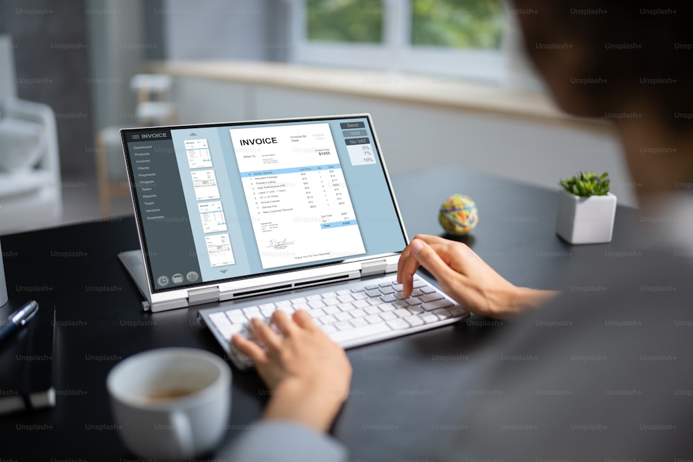 Online Digital E Invoice Statement On Hybrid Laptop