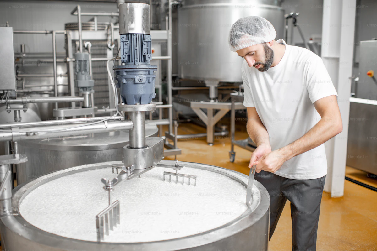 Stainless steel dairy cold storage tank