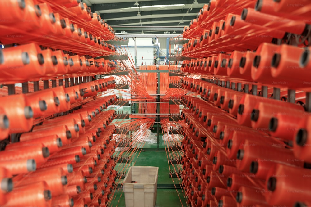 Atelier de production de sacs d’emballage, L’atelier de production de ceinture tissée, Un atelier d’usine où sont produites des ceintures textiles