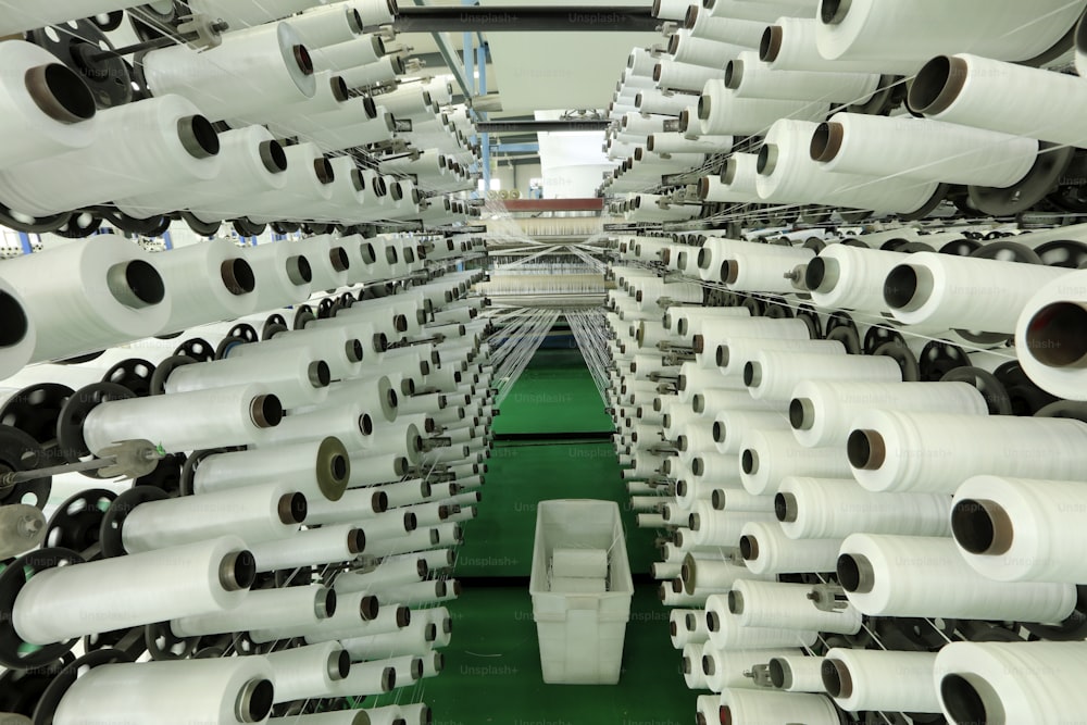 Laboratorio di produzione di sacchetti di imballaggio, Il laboratorio di produzione di cinture tessute, Un laboratorio di fabbrica in cui vengono prodotte cinture tessili