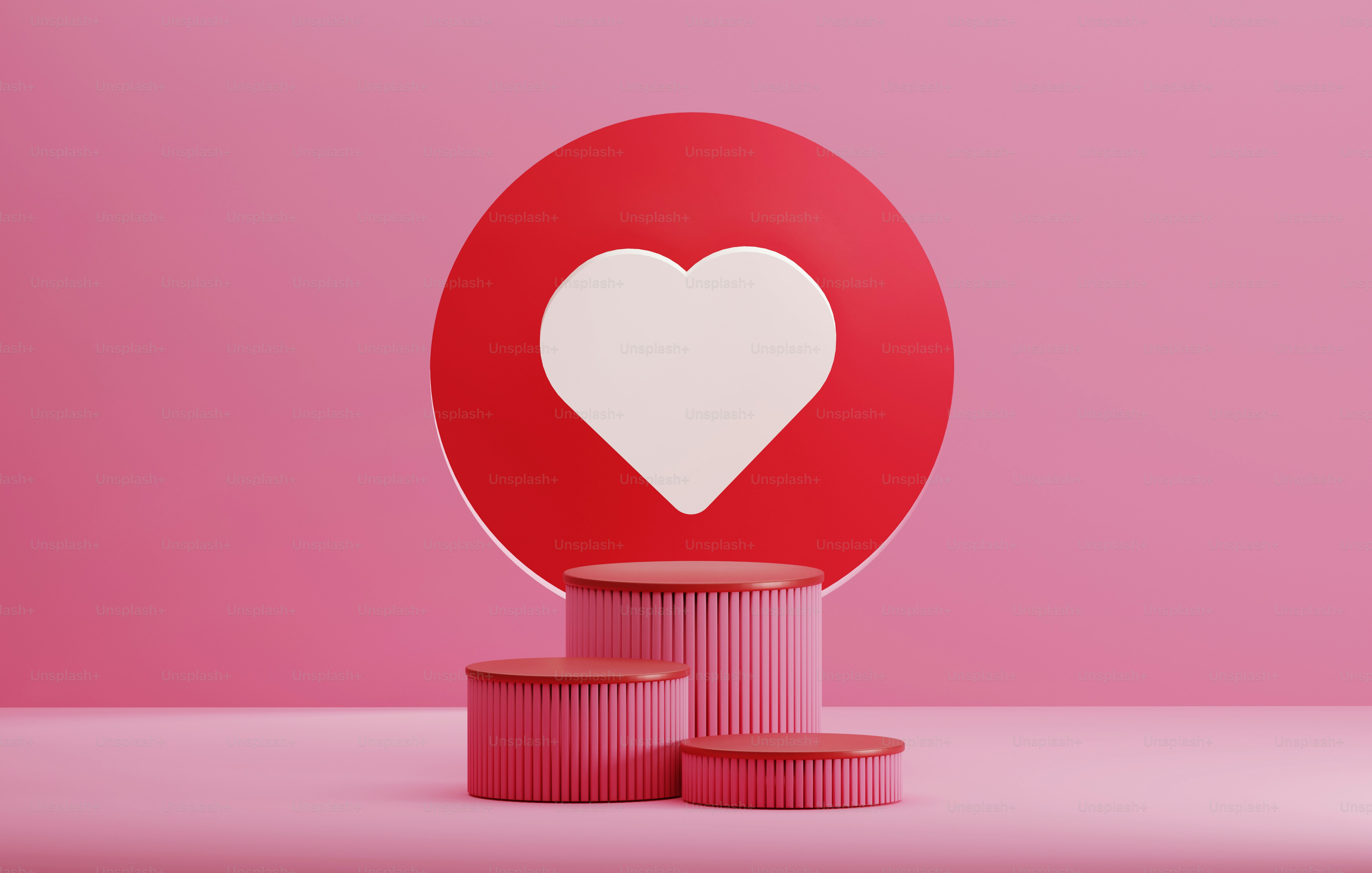 Podios sobre fondo rosa ventana en forma de hogar para presentación de productos de San Valentín estudio abstracto para mostrar productos y anuncios. Ilustración de renderizado 3D