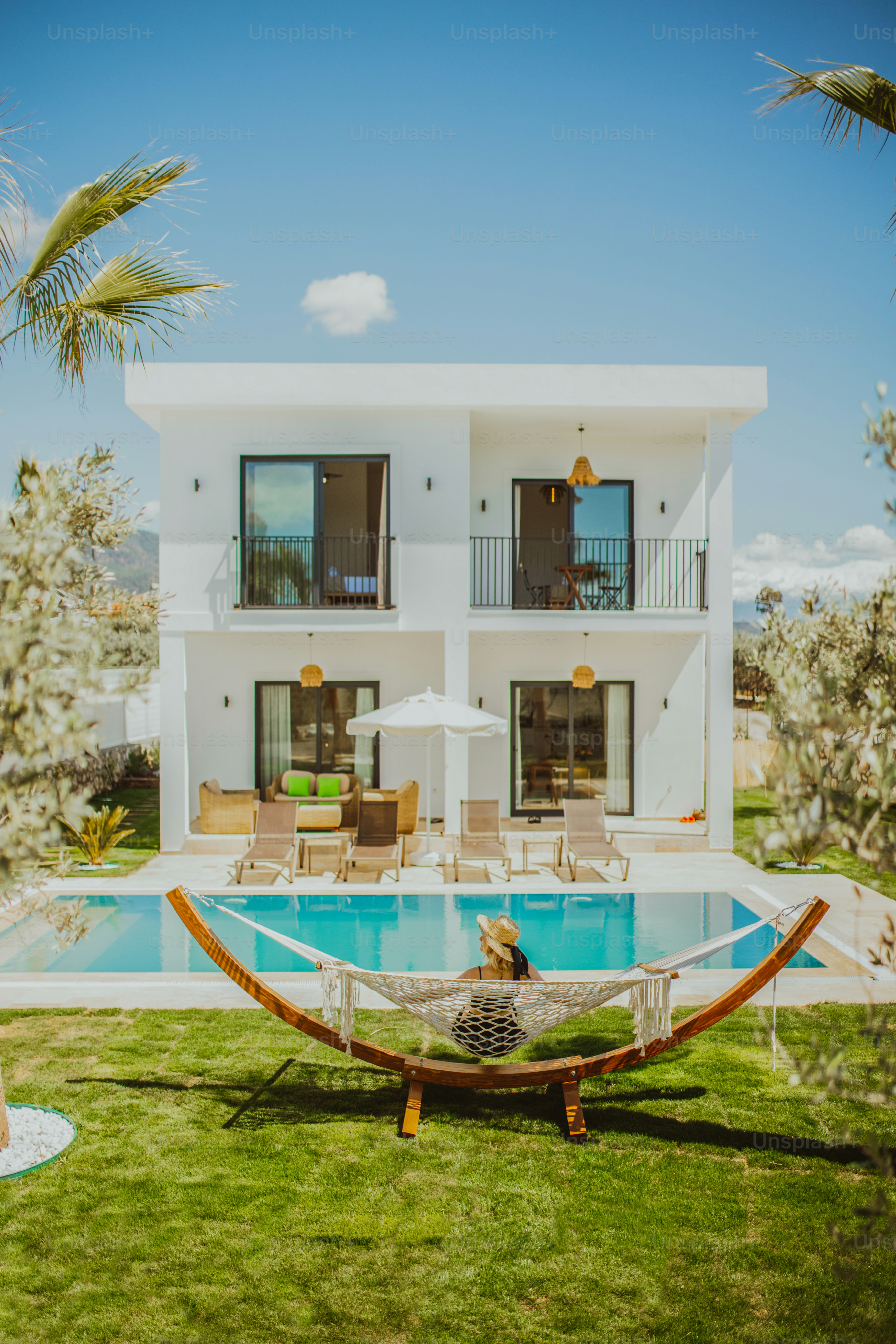 House With Pool Pictures | Download Free Images on Unsplash, image size:3000x4500