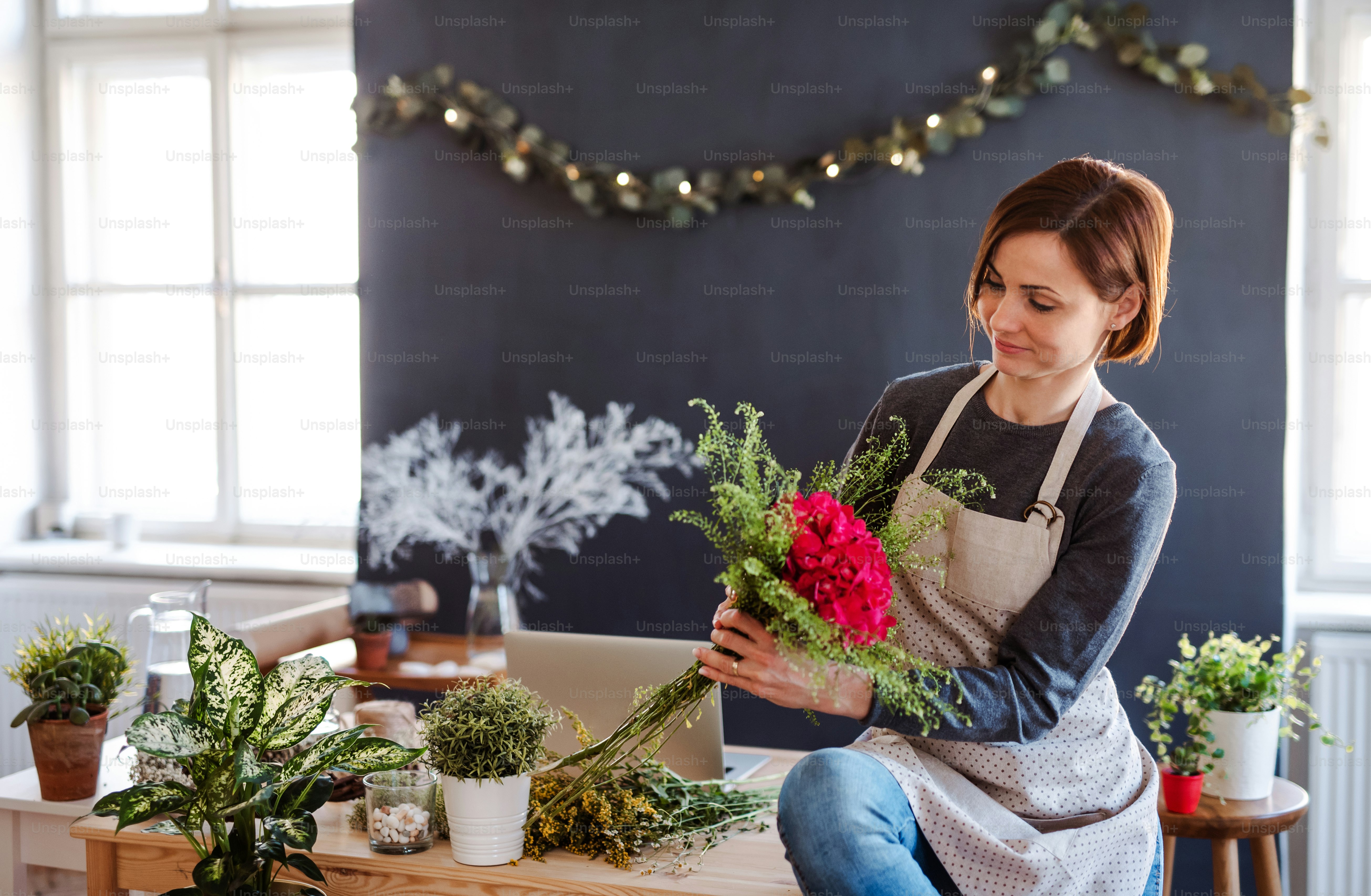 Which Flower Varieties Are Best Suited for Drying and Preservation?