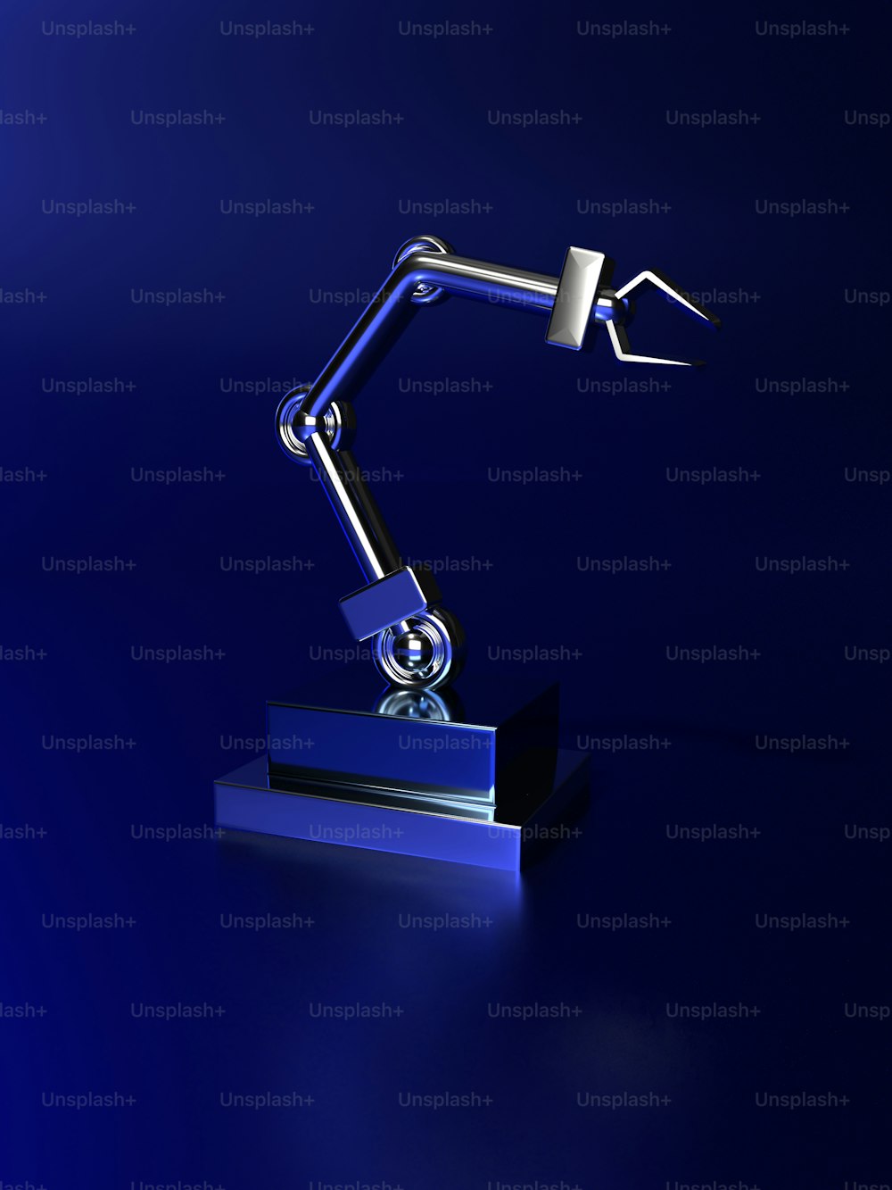 Una lampada da scrivania blu su una superficie blu