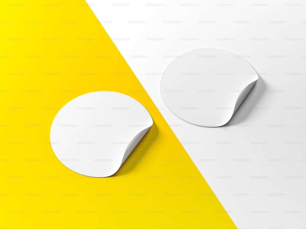 Maqueta de dos pegatinas adhesivas redondas blancas en blanco sobre fondo abstracto, renderizado 3D