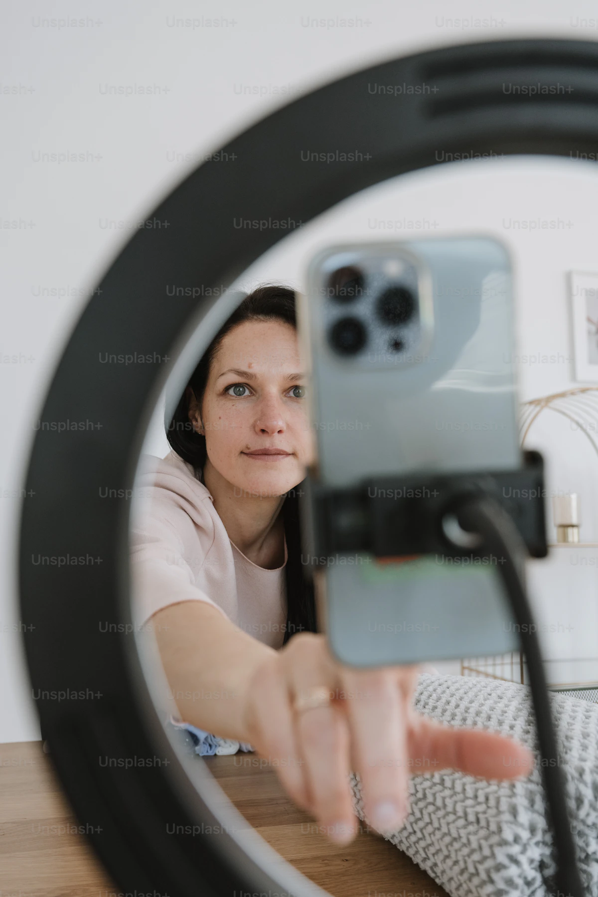 How to Estimate What an Influencer Should Charge