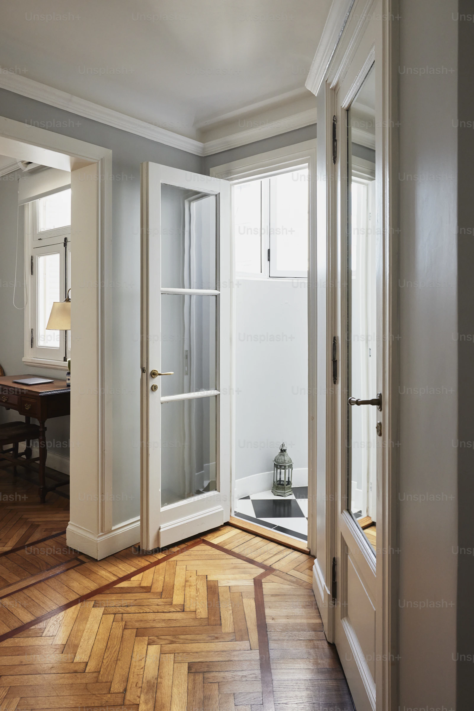 Studio investisseur Charonne minimaliste parquet clair