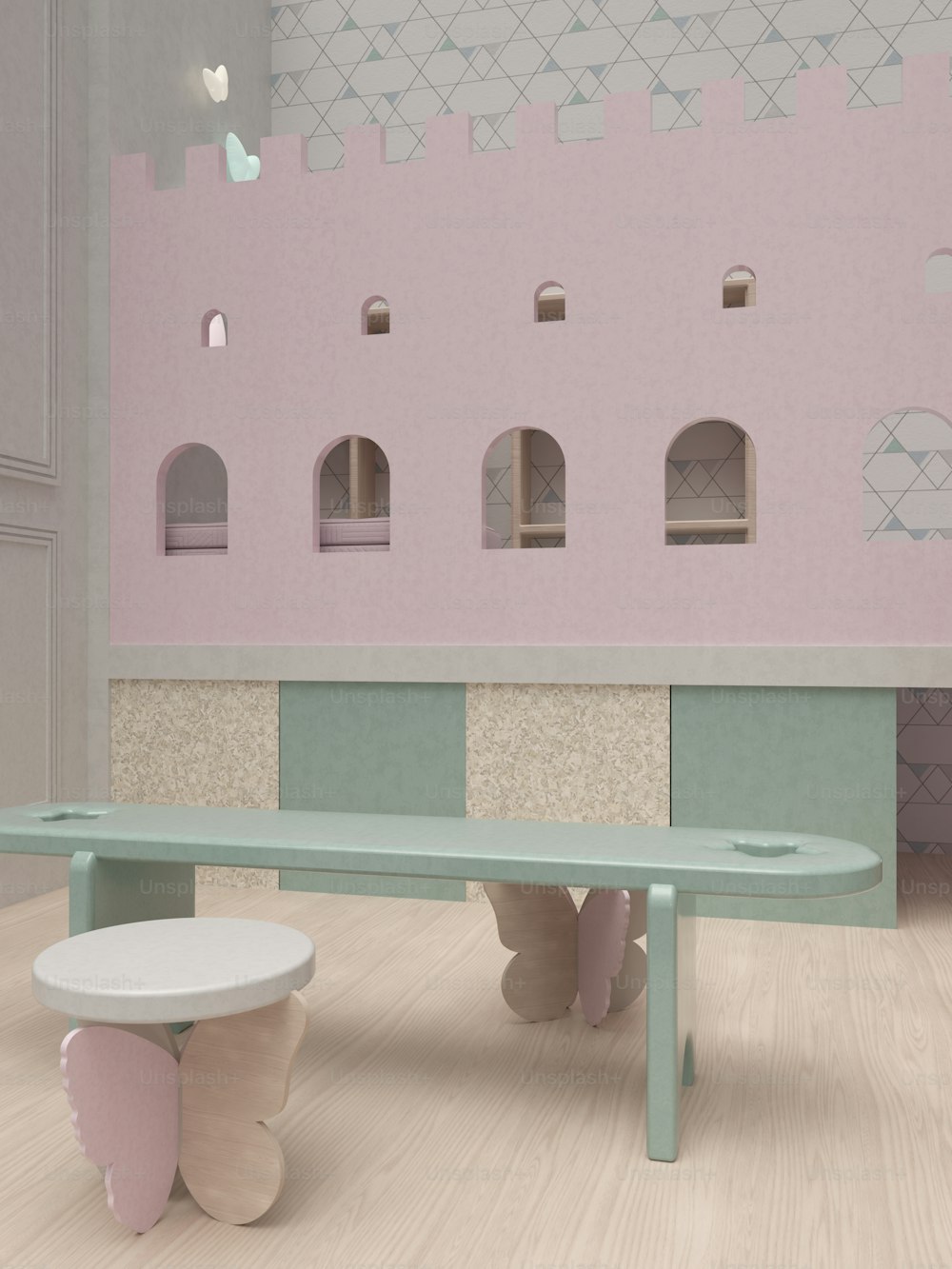 eine Bank und ein Tisch in einem Raum mit einer rosafarbenen Wand