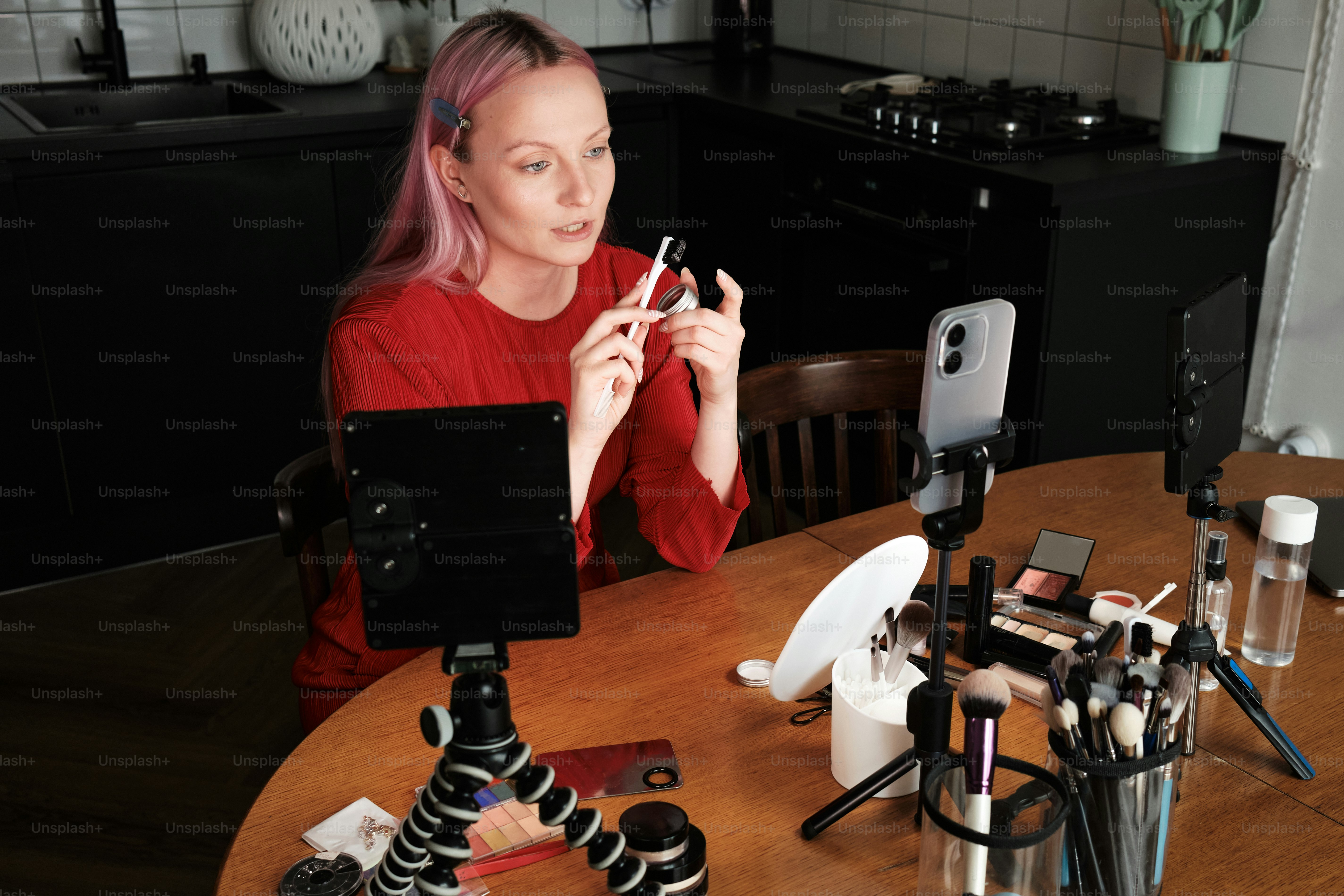 How to Work with Content Creators: A Guide for Brands