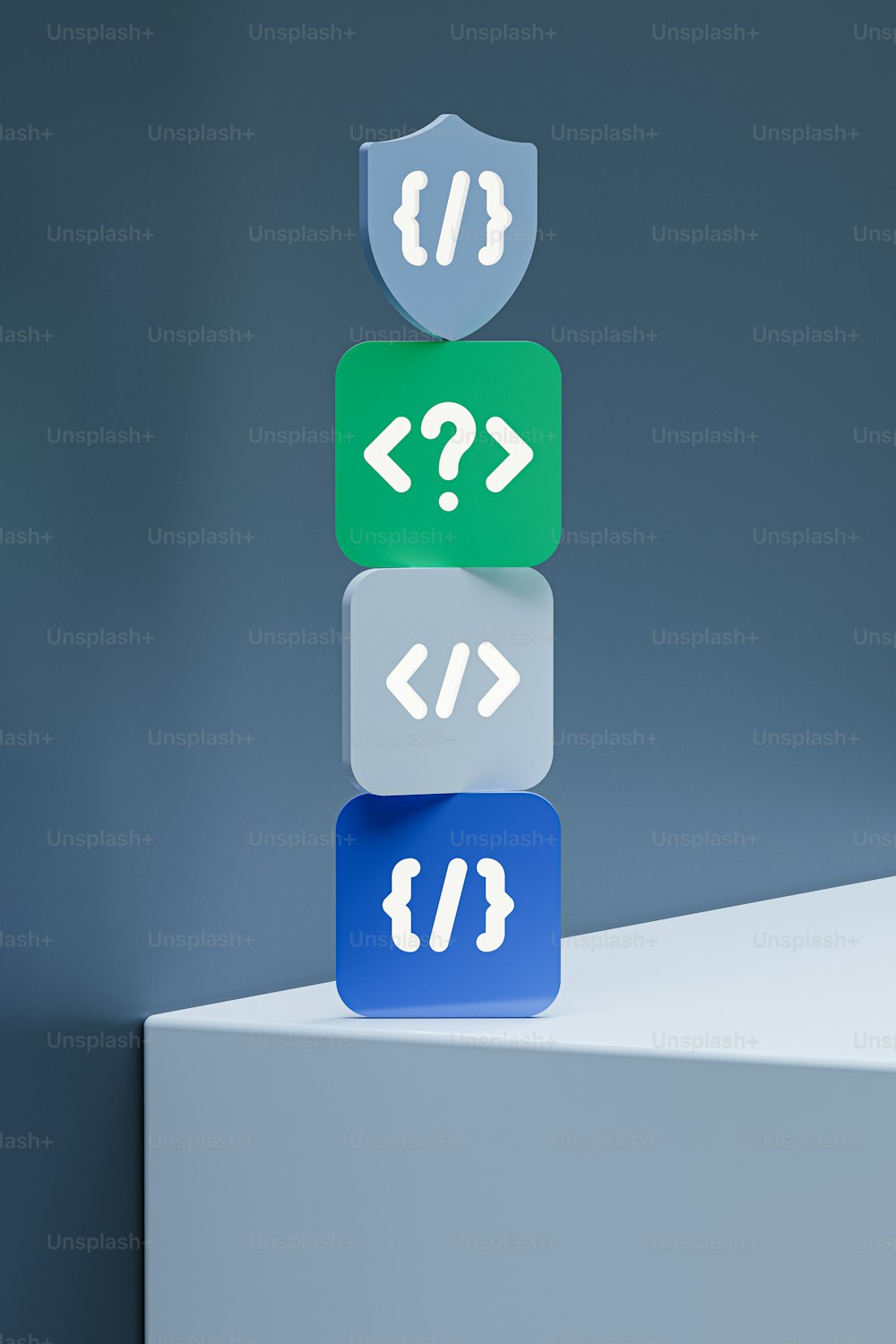 une pile de boutons de différentes couleurs avec des symboles dessus