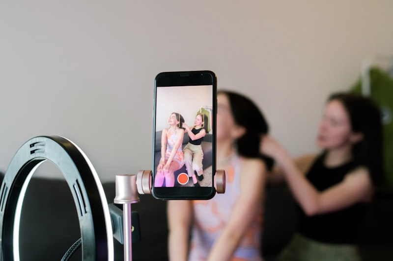 Tableau de bord Meta Ads avec indicateurs de performance Facebook et Instagram