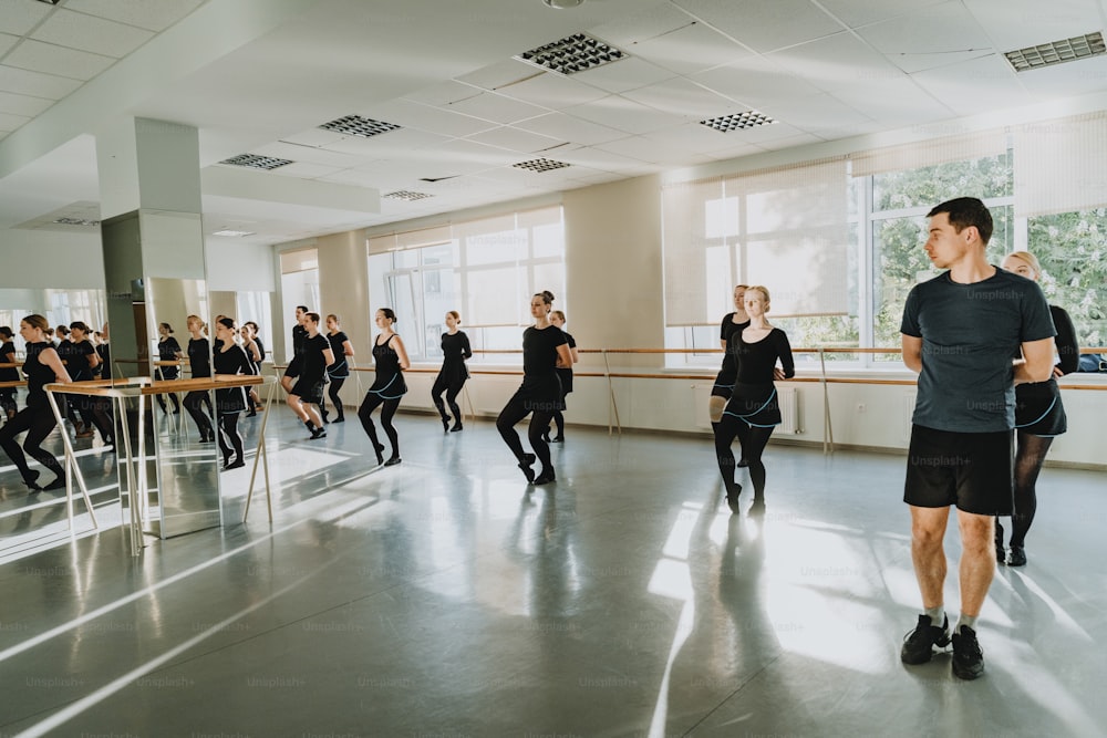 a group of people in a dance class