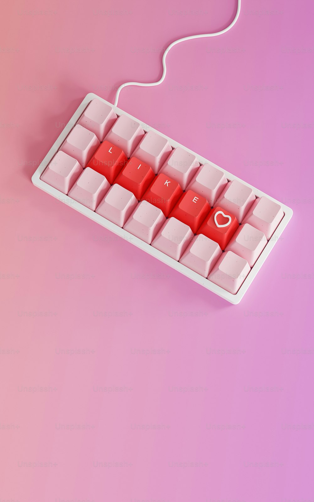 um teclado vermelho com um coração nele