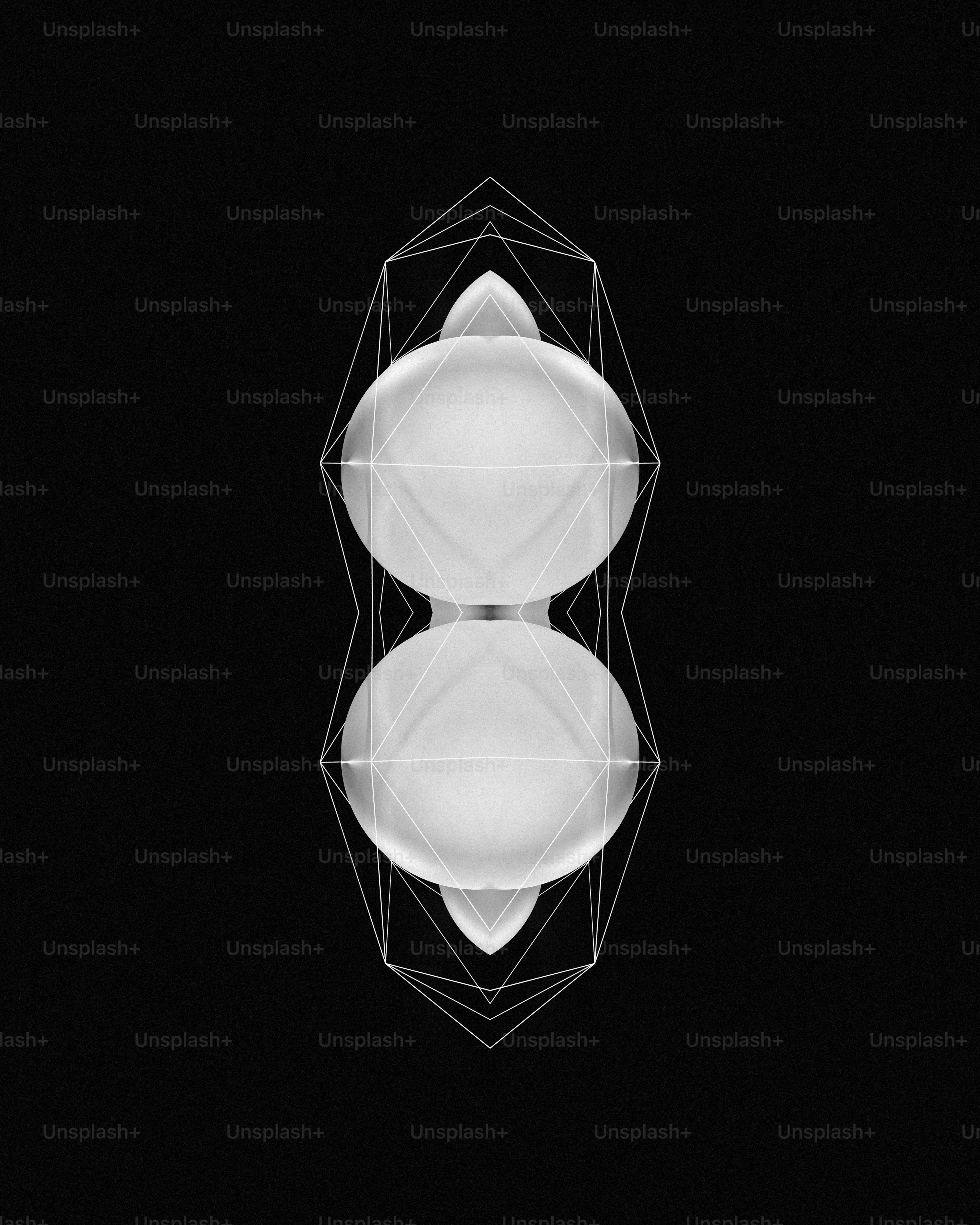 Une photo en noir et blanc de deux cercles