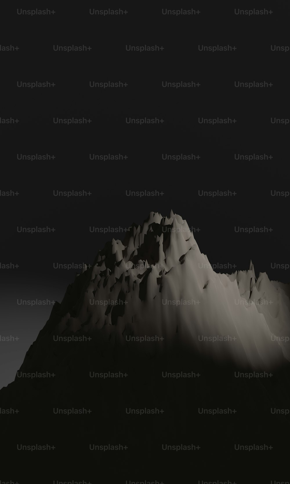 Une photo en noir et blanc d’une montagne enneigée