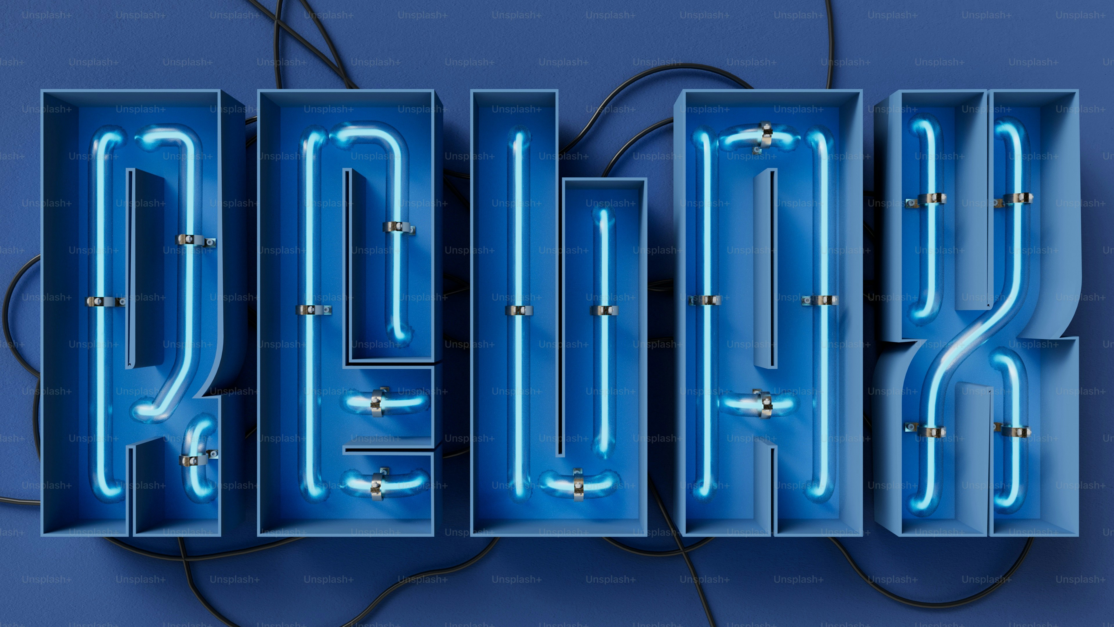 いくつかのワイヤーが入っている青い箱