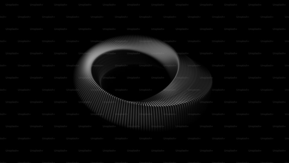 Una foto en blanco y negro de un objeto circular