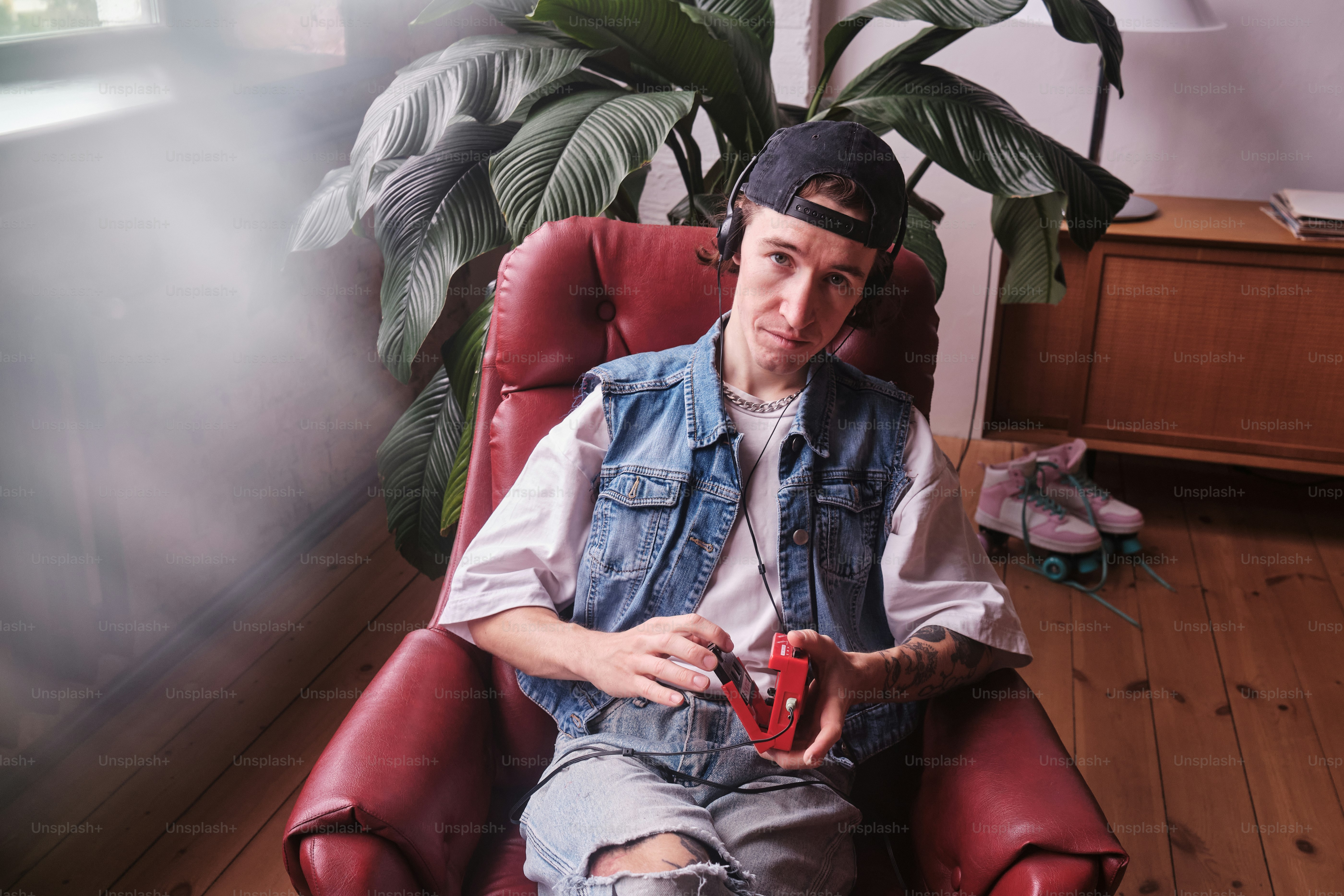 Reviving the Retro: Embracing the Nostalgic Vibes of 90s Fashion