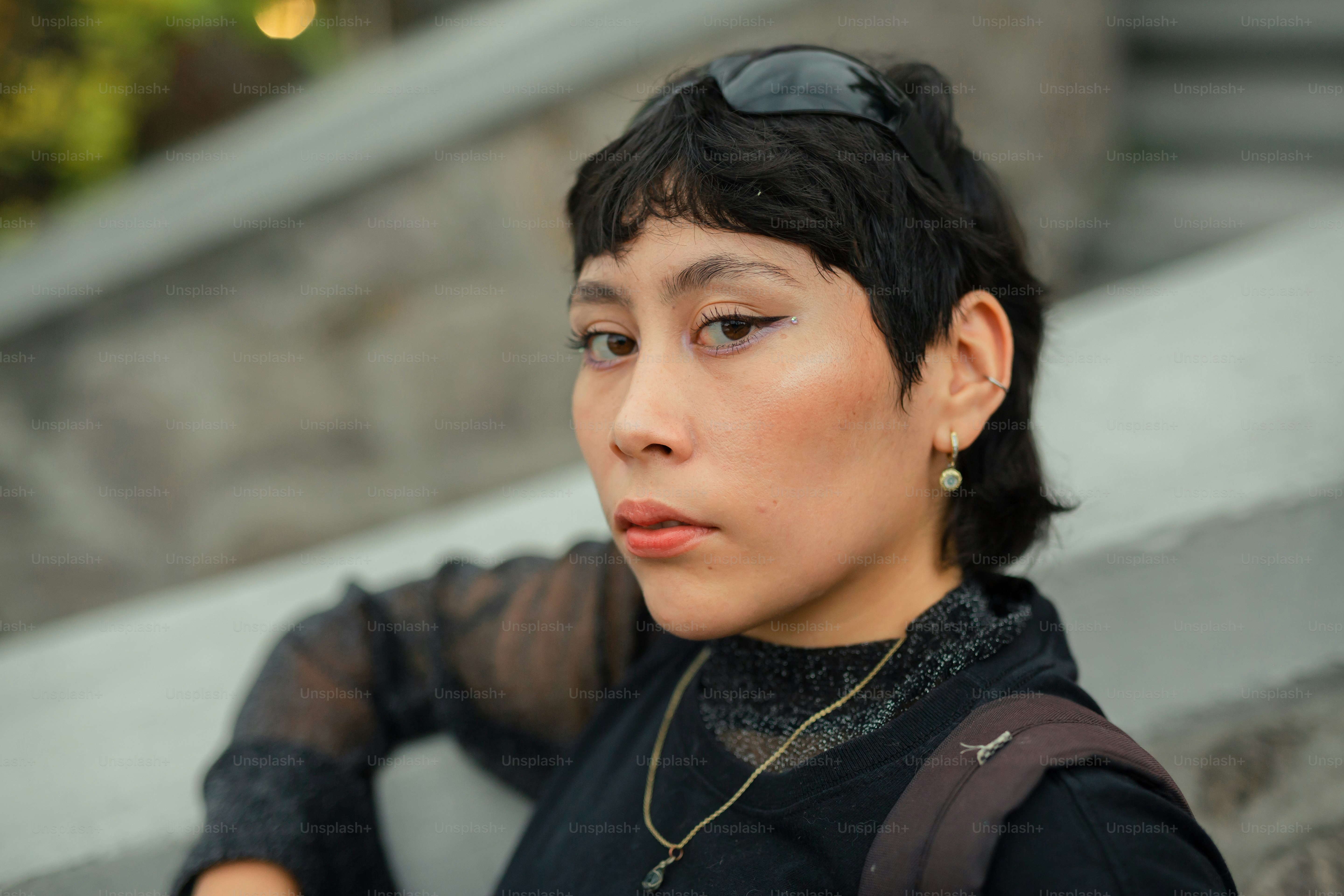 A close up of a person wearing sunglasses photo – Gen z Image on Unsplash