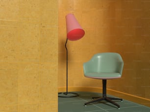 una sedia e una lampada in una stanza