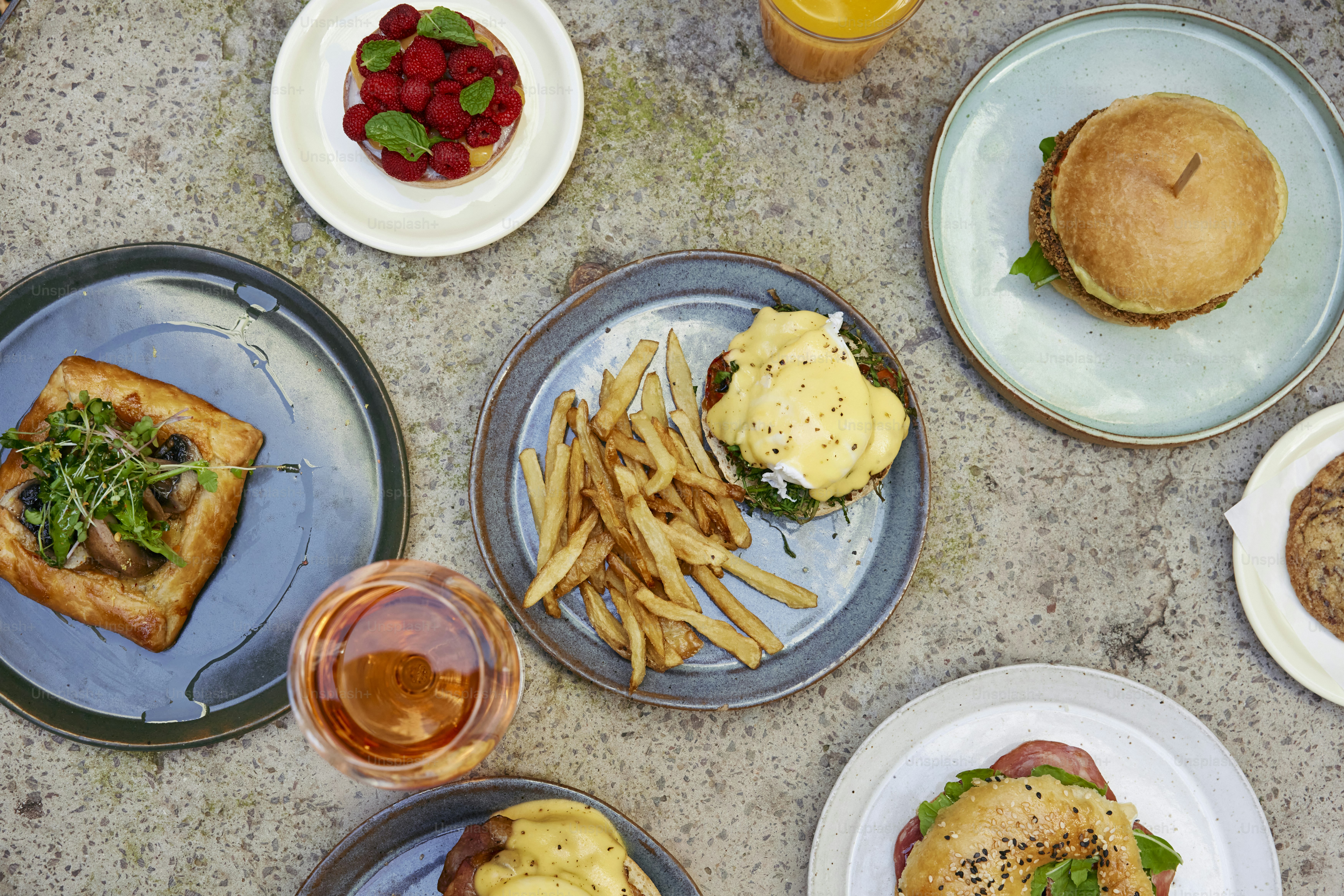 7 Must-Try Foods on Your Weekend Charleston Vacation