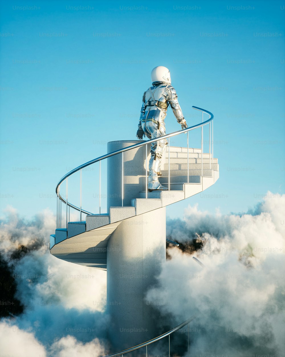 Un hombre con un traje espacial parado en una escalera de caracol