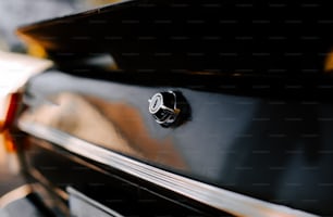 um close up de uma maçaneta de porta de carro