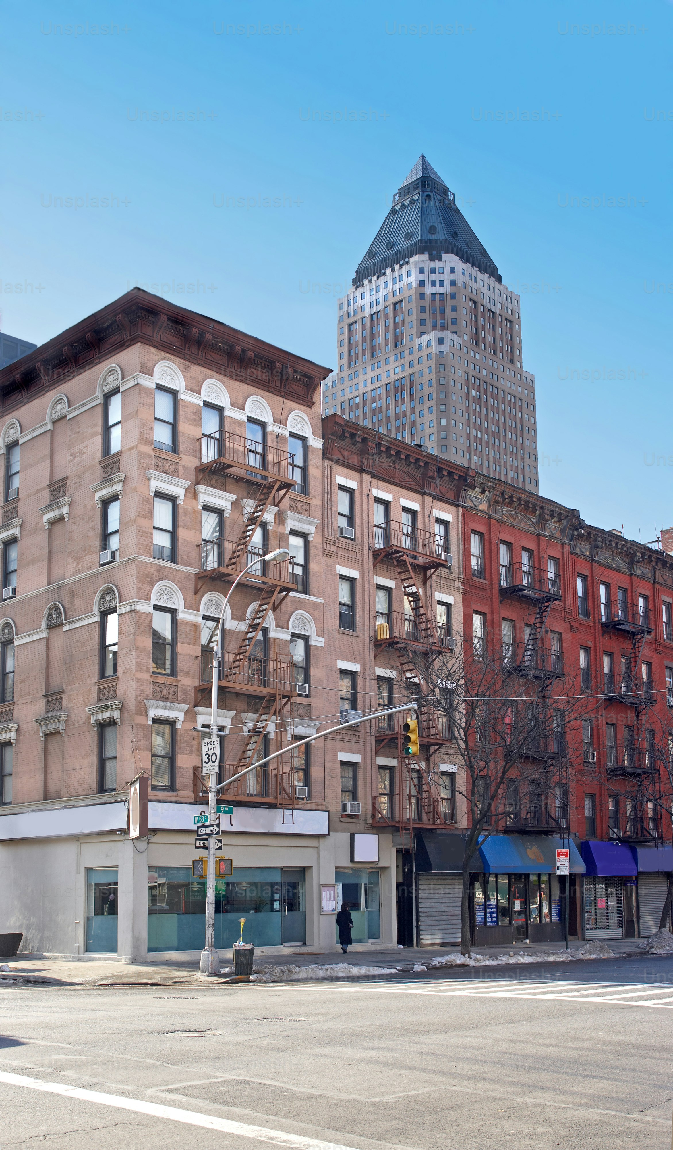 Una foto di vita quotidiana a Manhattan, New York foto – Immagine di Città  su Unsplash, image size:3000x5121