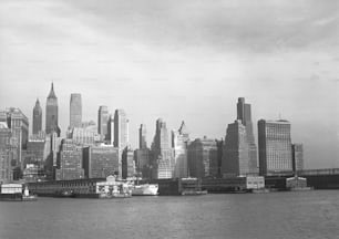 a black and white photo of a city skyline