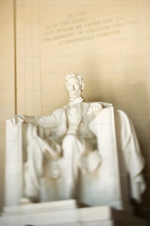 a close up of a statue of abraham lincoln